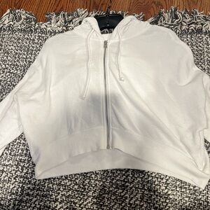 hollister white cropped zip up hoodie